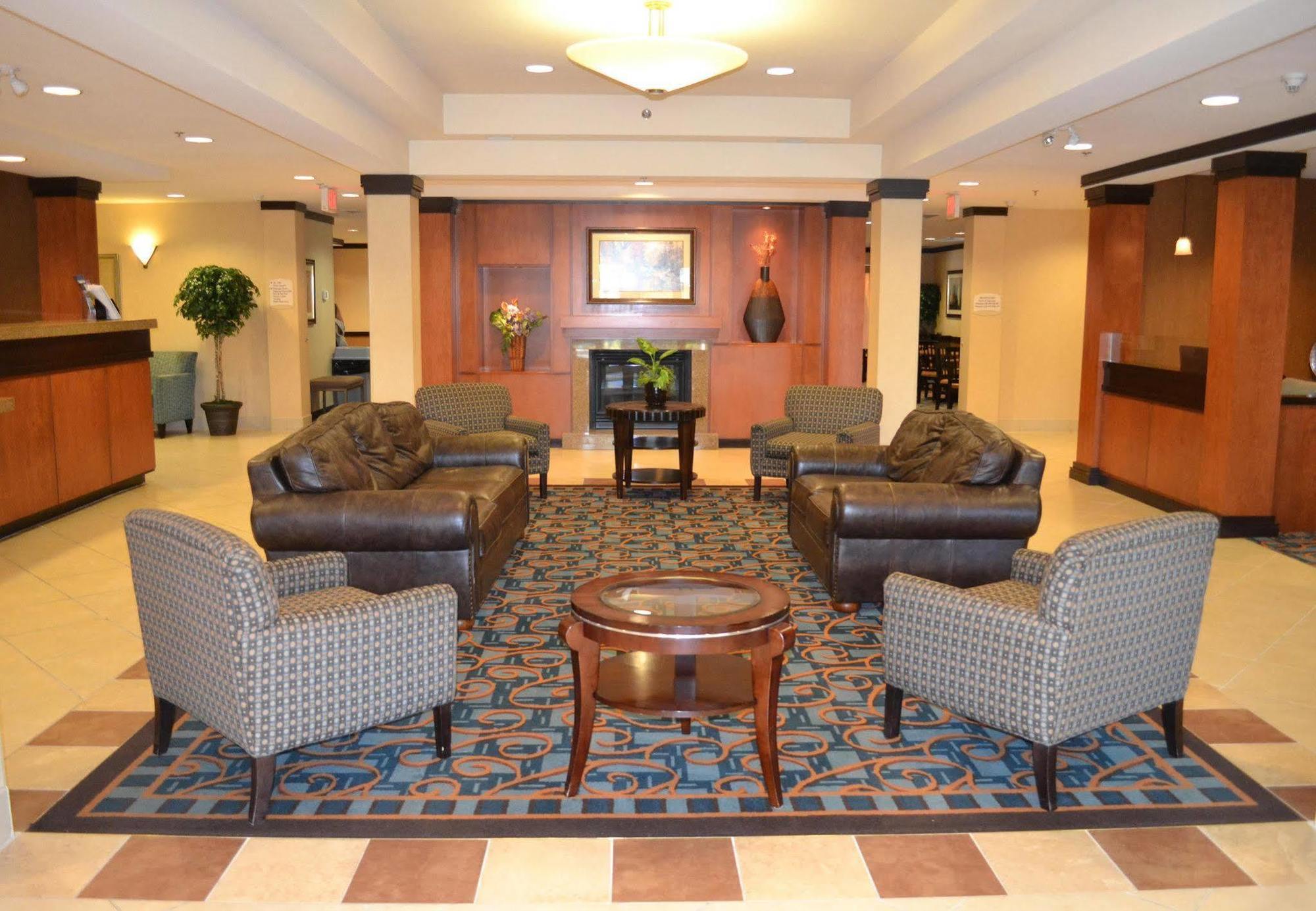 Fairfield Inn & Suites By Marriott Kelowna Interior photo